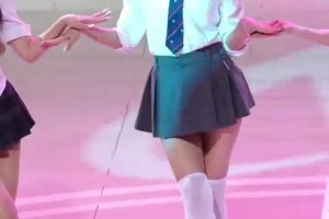 满屏大长腿！浙江蕞红啦啦队在树下的热舞！统一服装了~