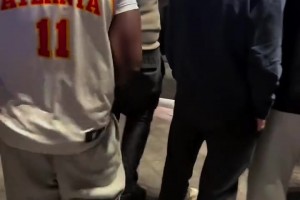 这个衣服挺特别啊！台妹啦啦队的活力热舞！