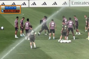 鲁尼曼联欧冠首秀完成帽子戏法，征服梦剧场