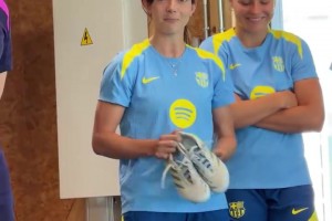 终于等到你！邦马蒂从重伤中回归，队友送上鼓励